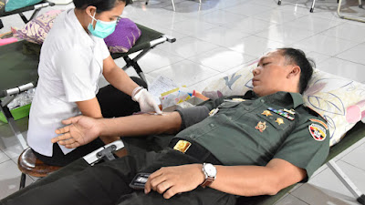 Kodim 1609/Buleleng dan Persit Peduli: Sumbangkan Darah di Peringatan HUT ke-79 RRI LPP RRI SINGARAJA